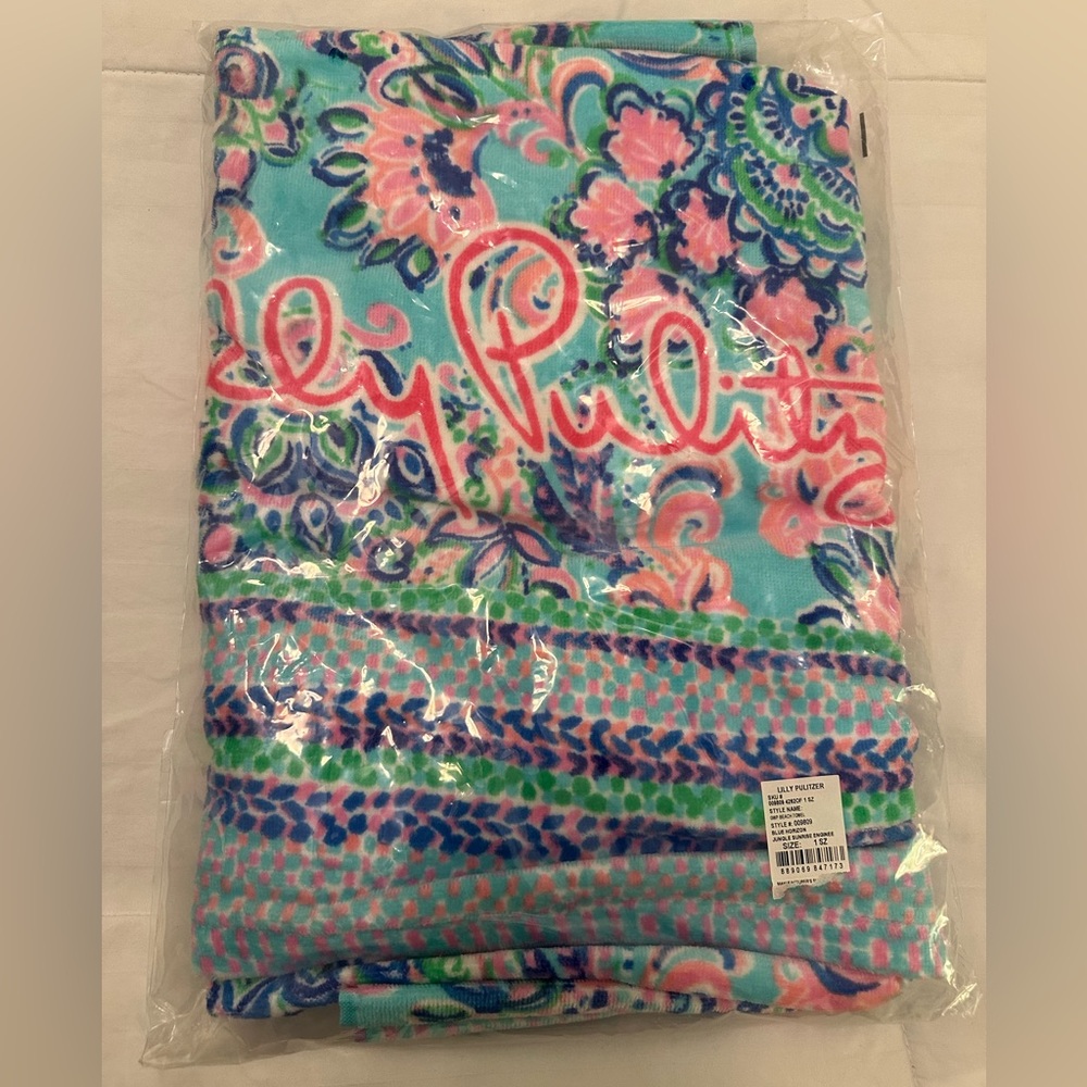 Lilly Pulitzer Beach Towel Blue Horizon Jungle Sunrise Enginee. Brand New!